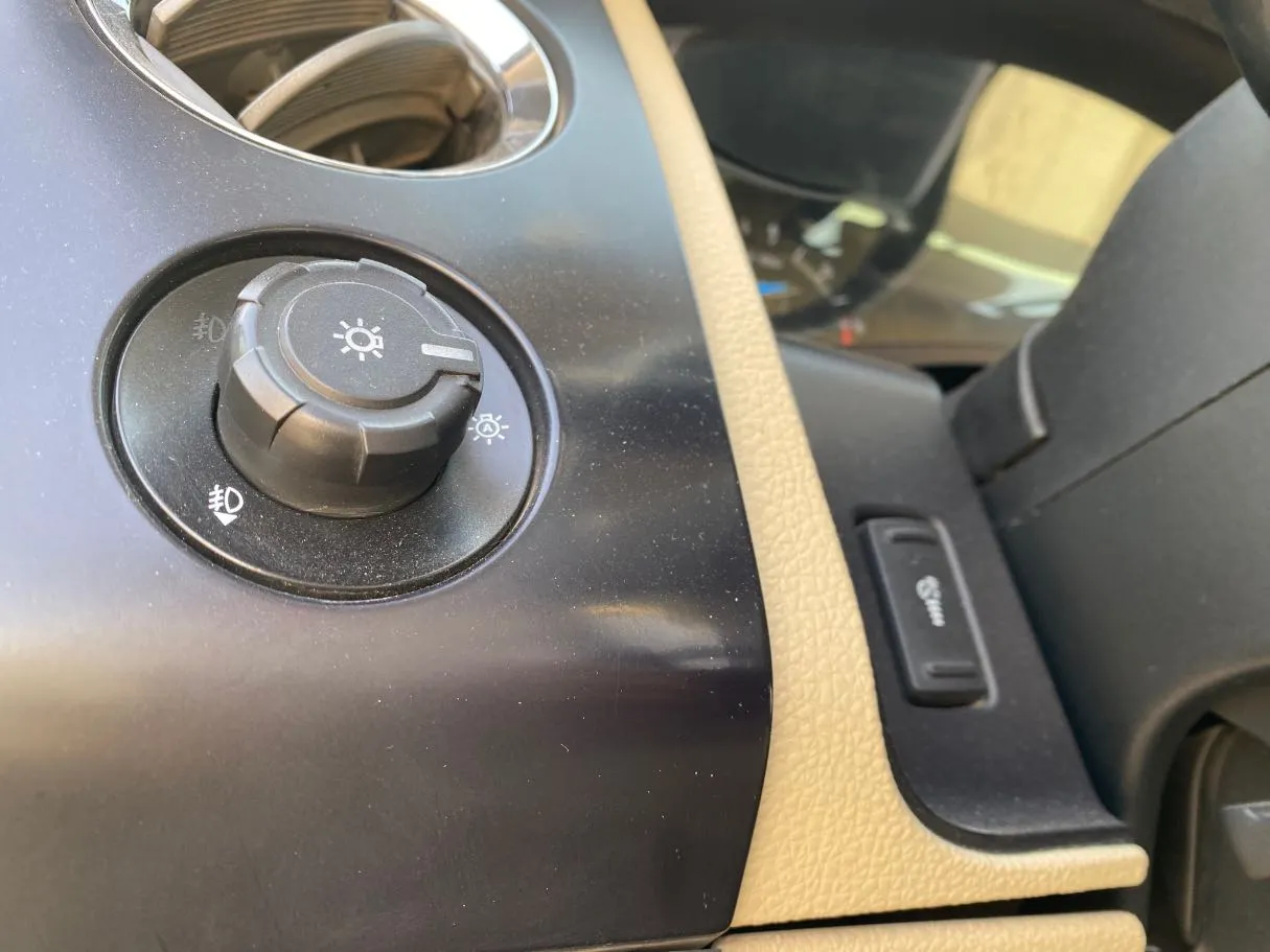 Car image 22
