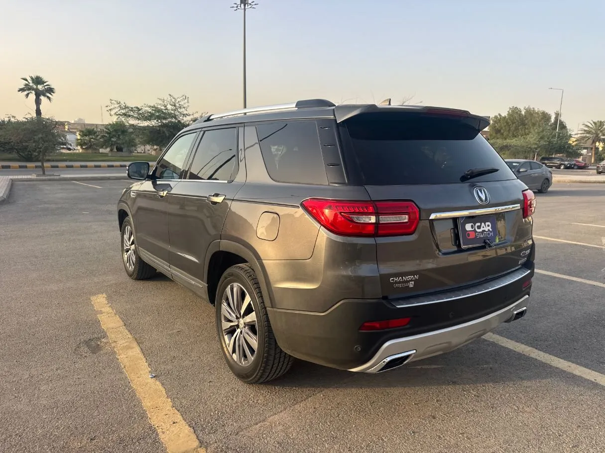 Car image 7