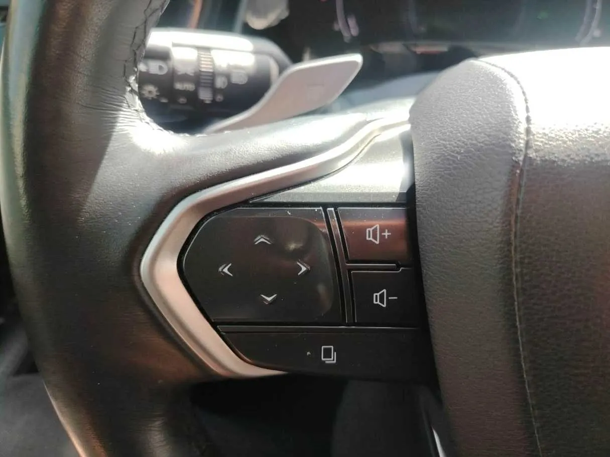 Car image 44