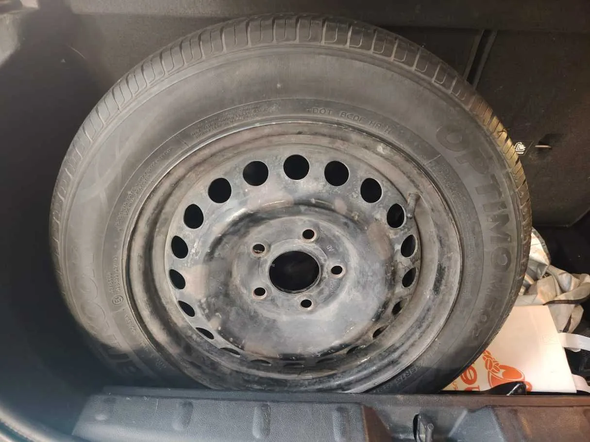 Car image 38