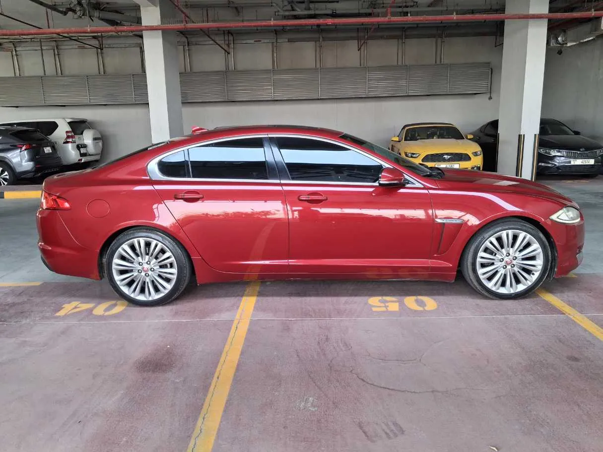 Car image 8