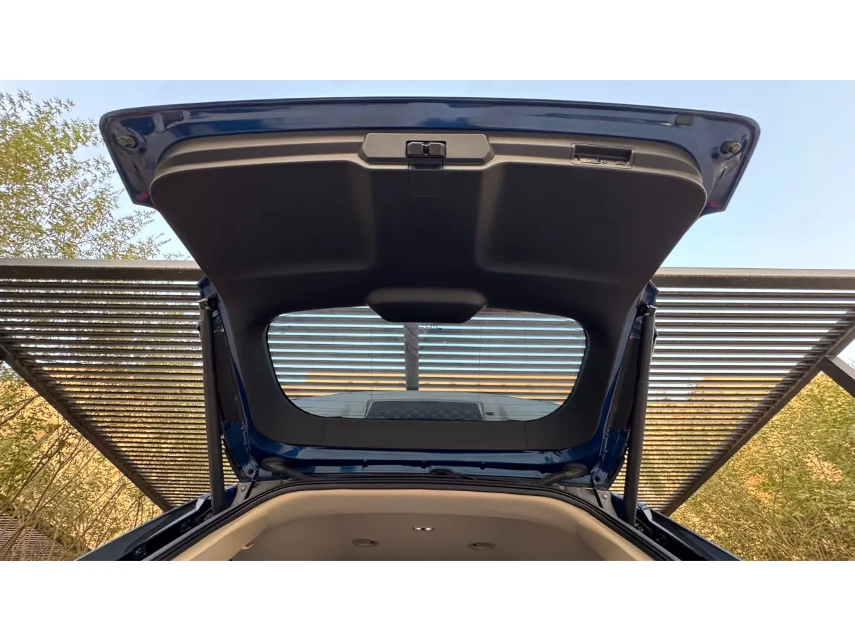 Car image 23