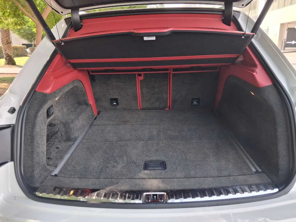 Car image 23