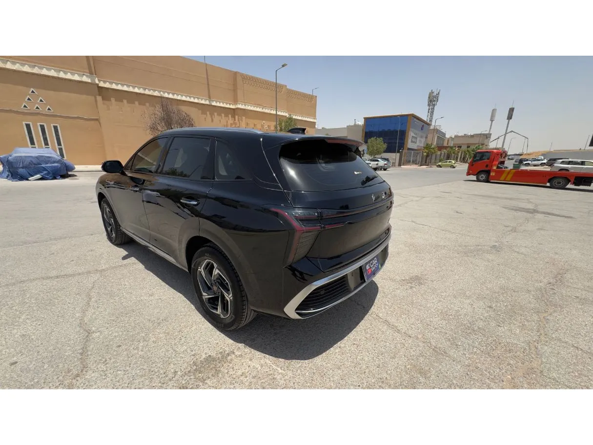 Car image 7