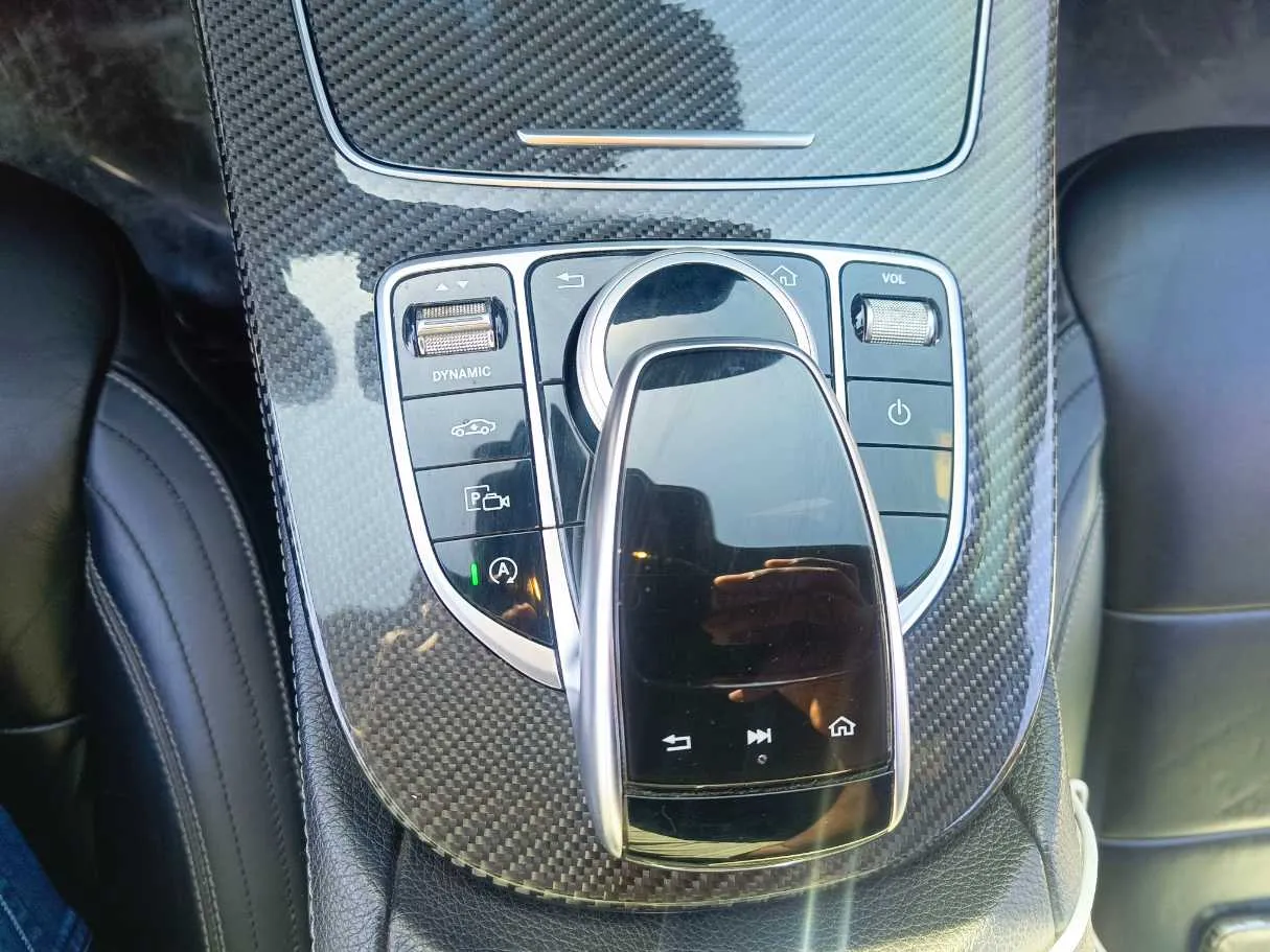 Car image 25