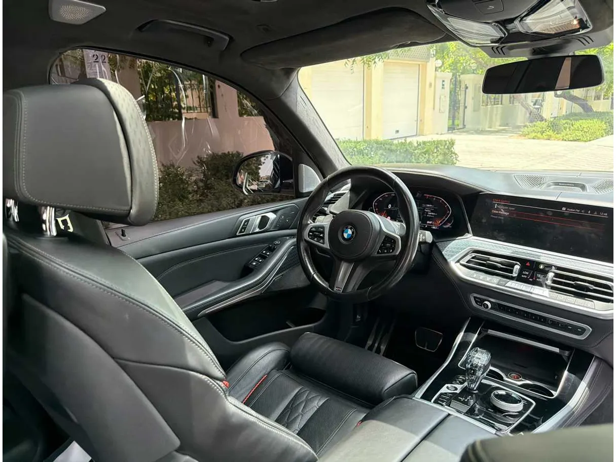 Car image 17