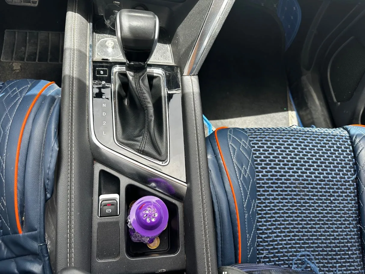 Car image 24