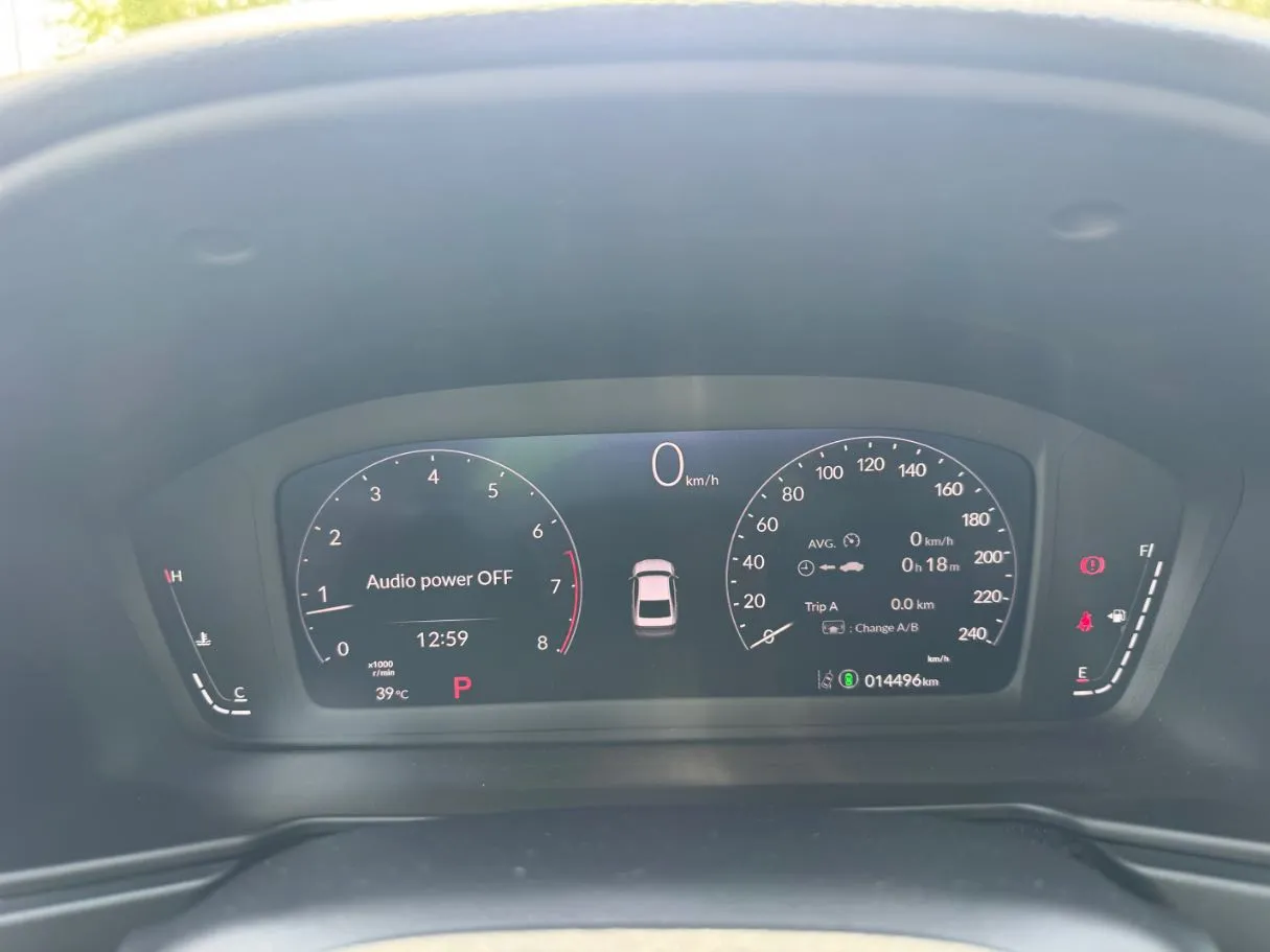 Car image 18