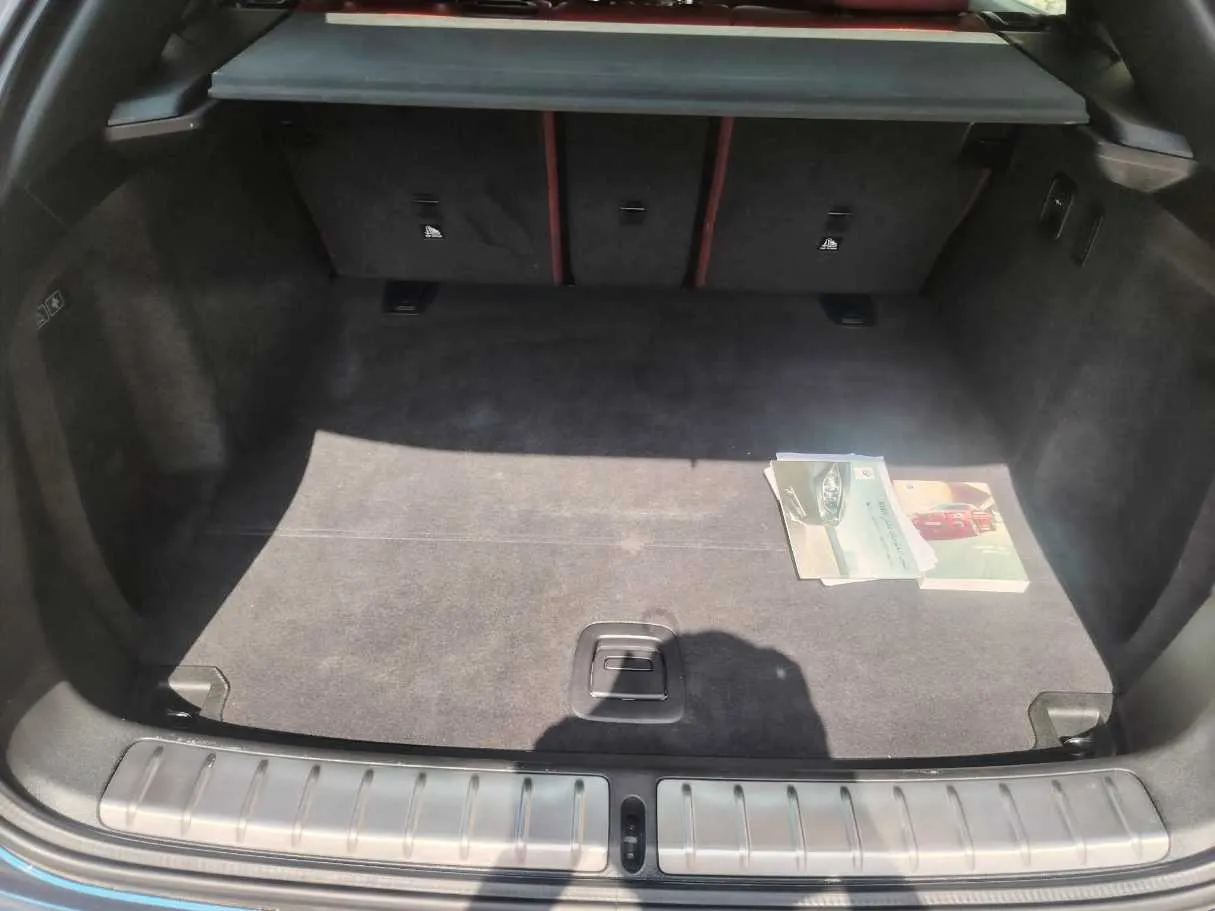 Car image 31