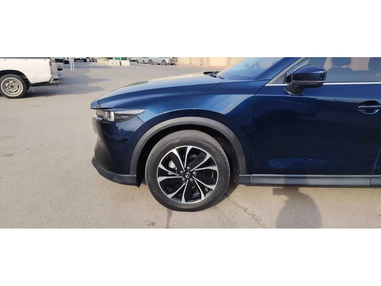 Car image 9