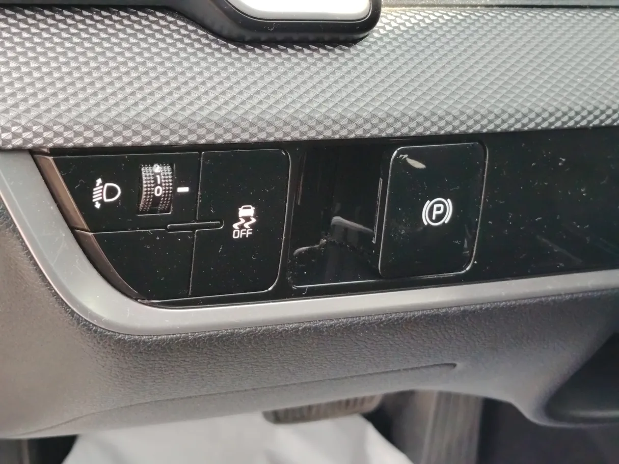 Car image 31