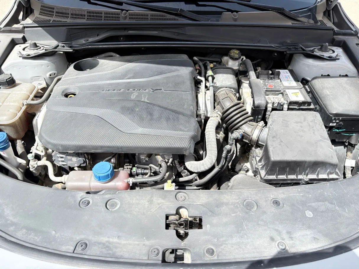 Car image 30