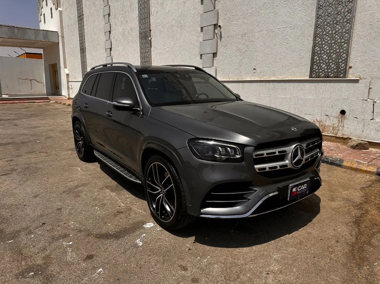 Car image 3