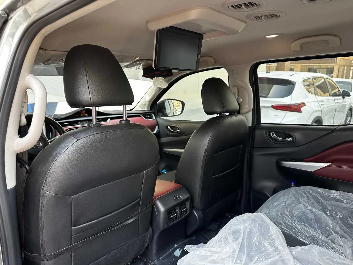 Car image 8