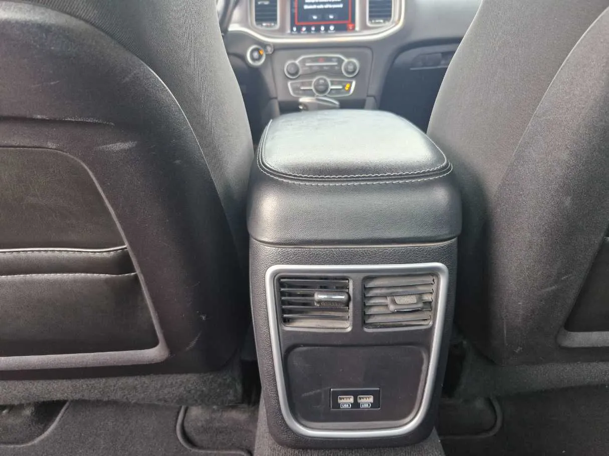 Car image 23