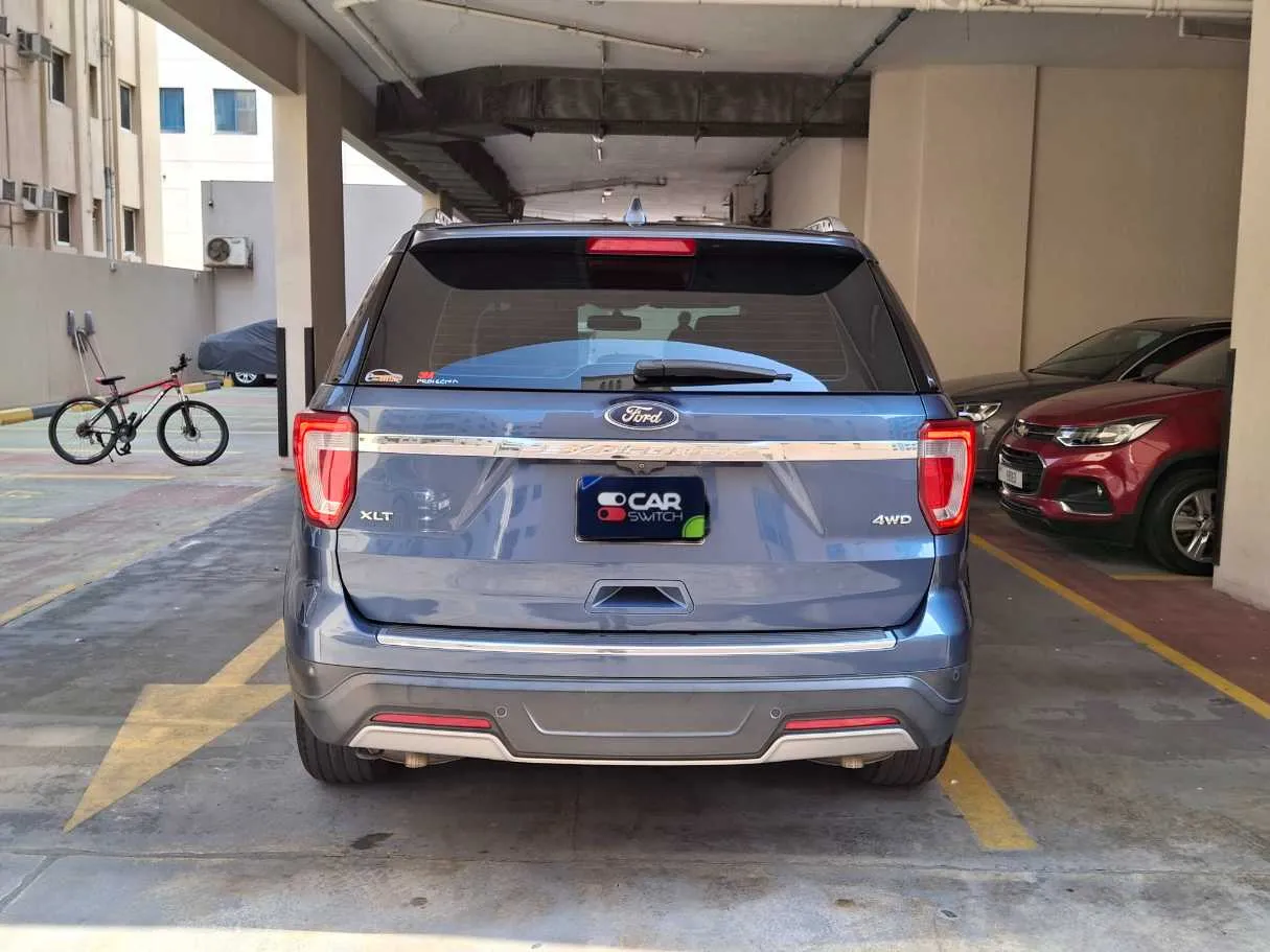 Car image 6