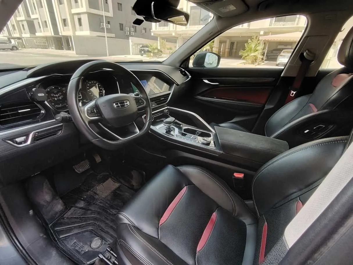 Car image 11