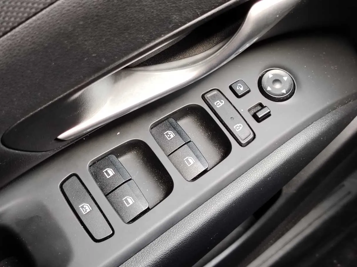 Car image 28