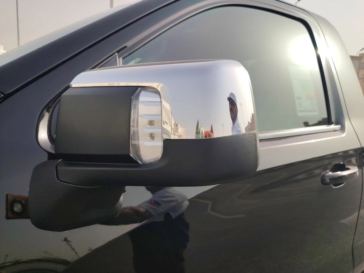 Car image 26