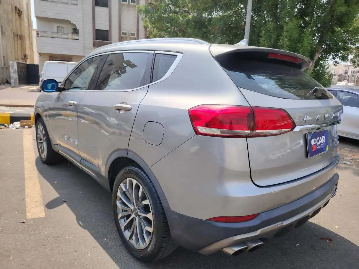 Car image 7