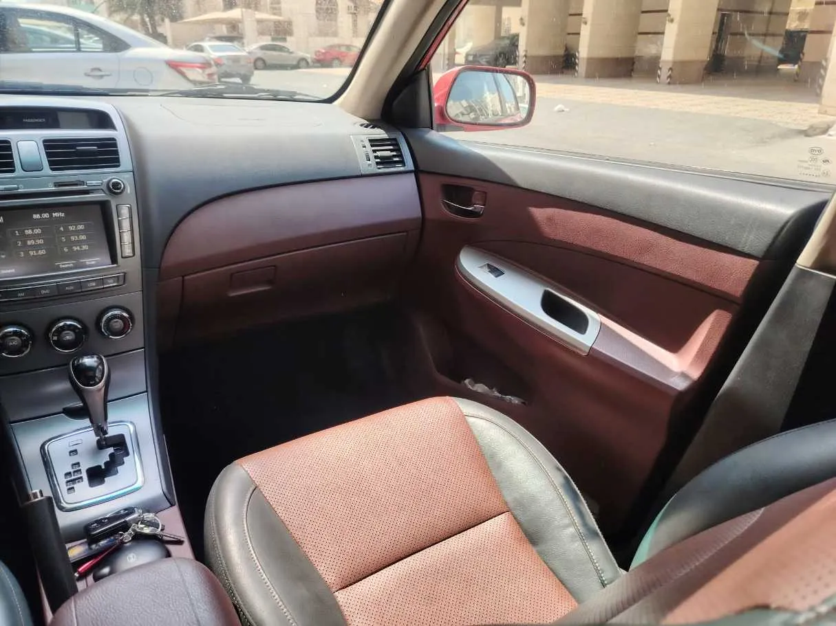 Car image 32