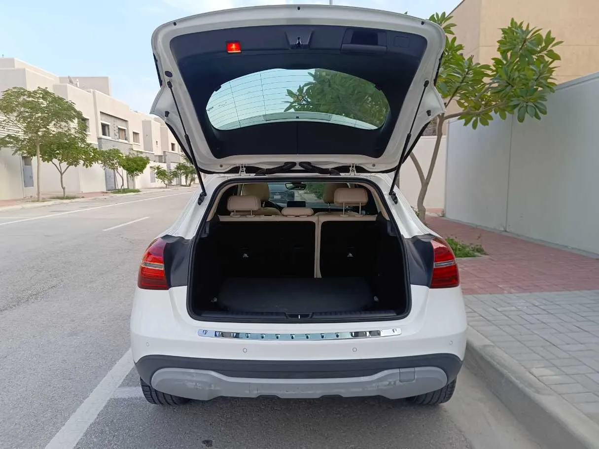 Car image 29