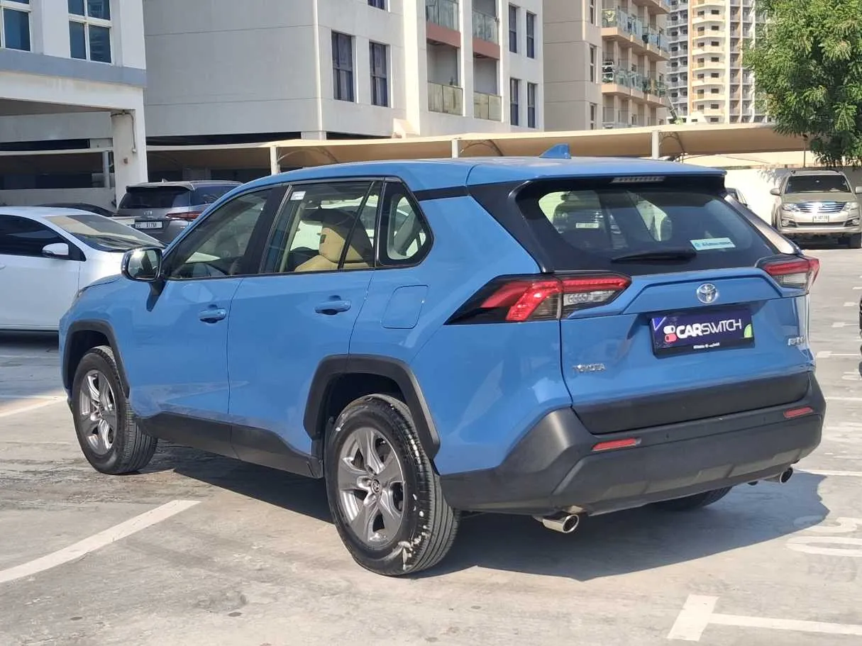 Car image 7