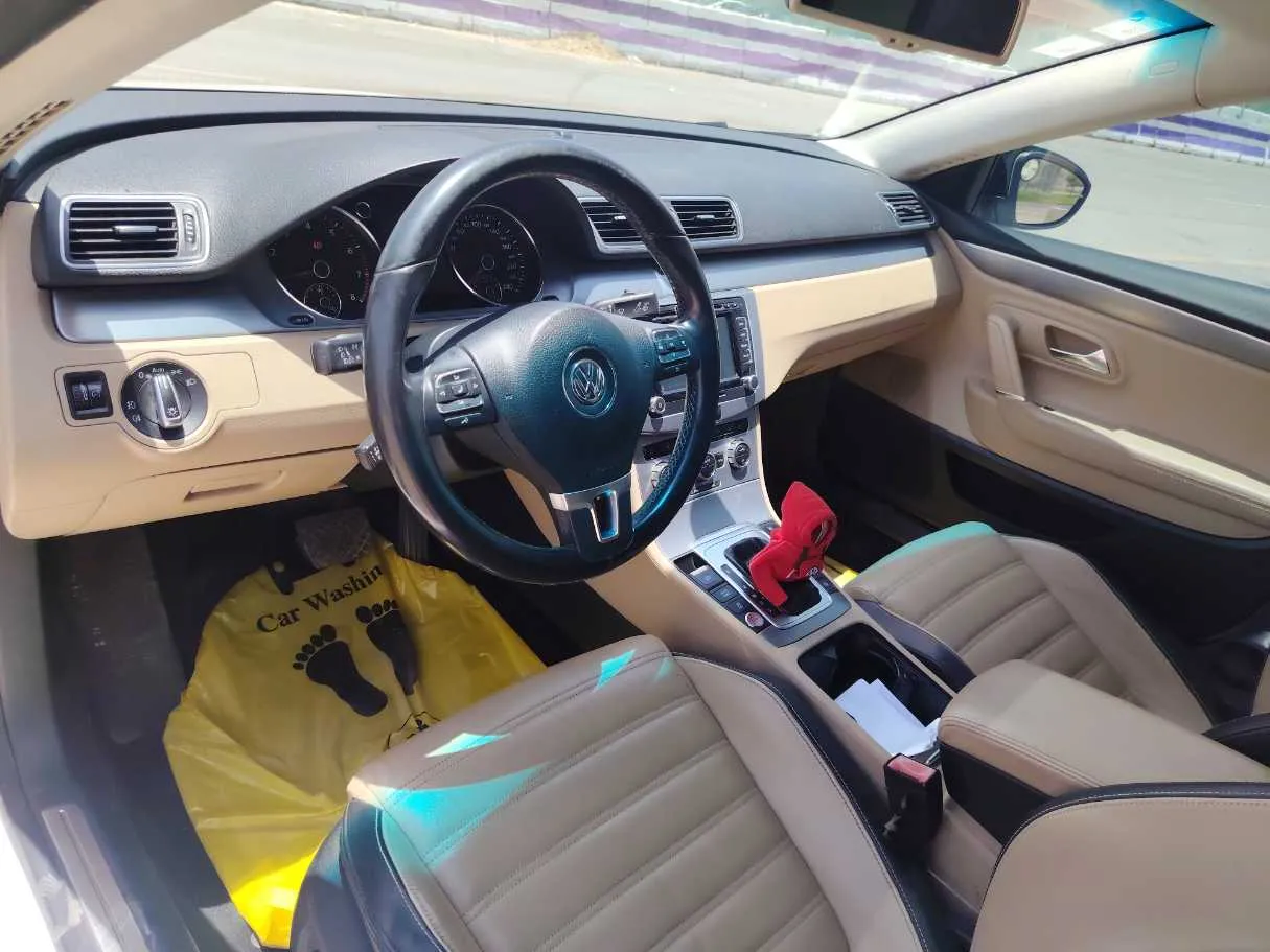 Car image 11