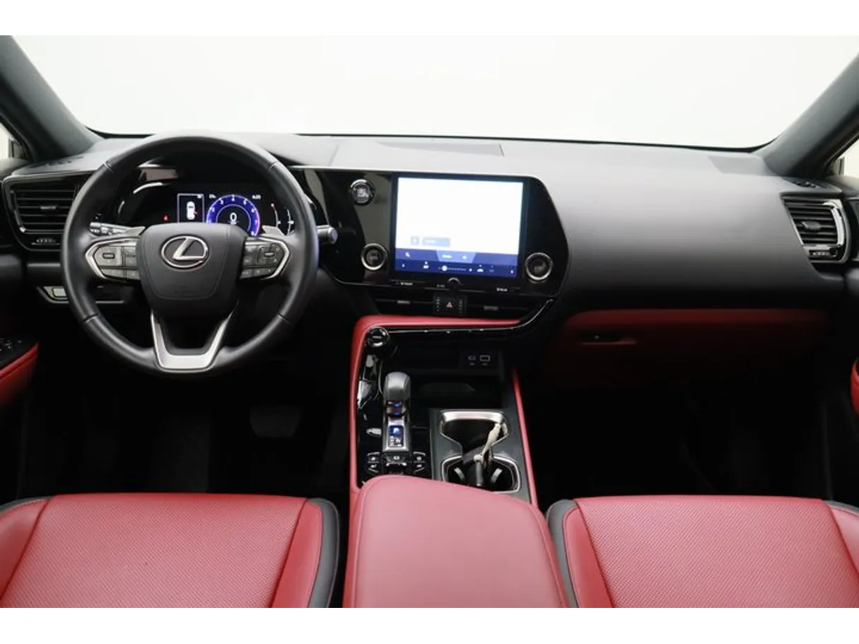 Car image 14
