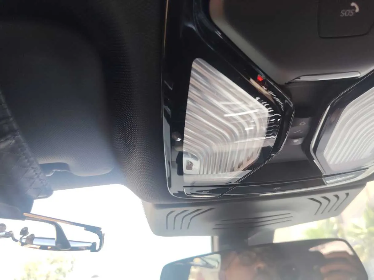 Car image 29