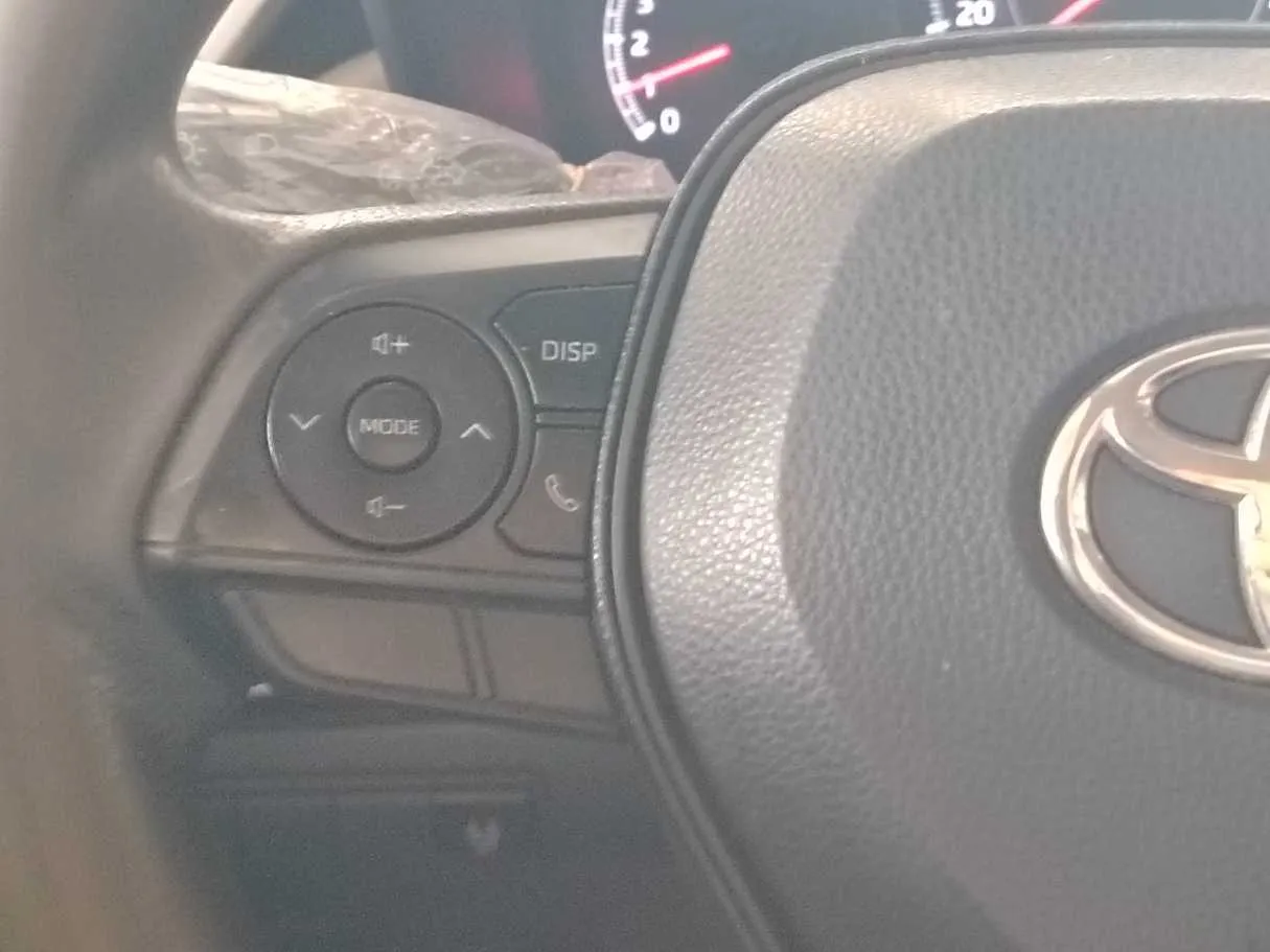 Car image 24
