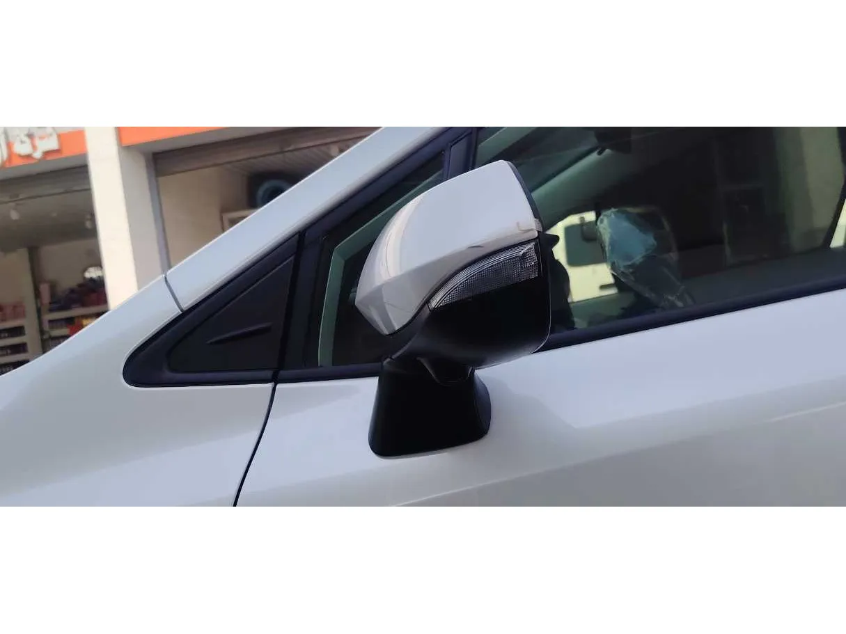 Car image 29