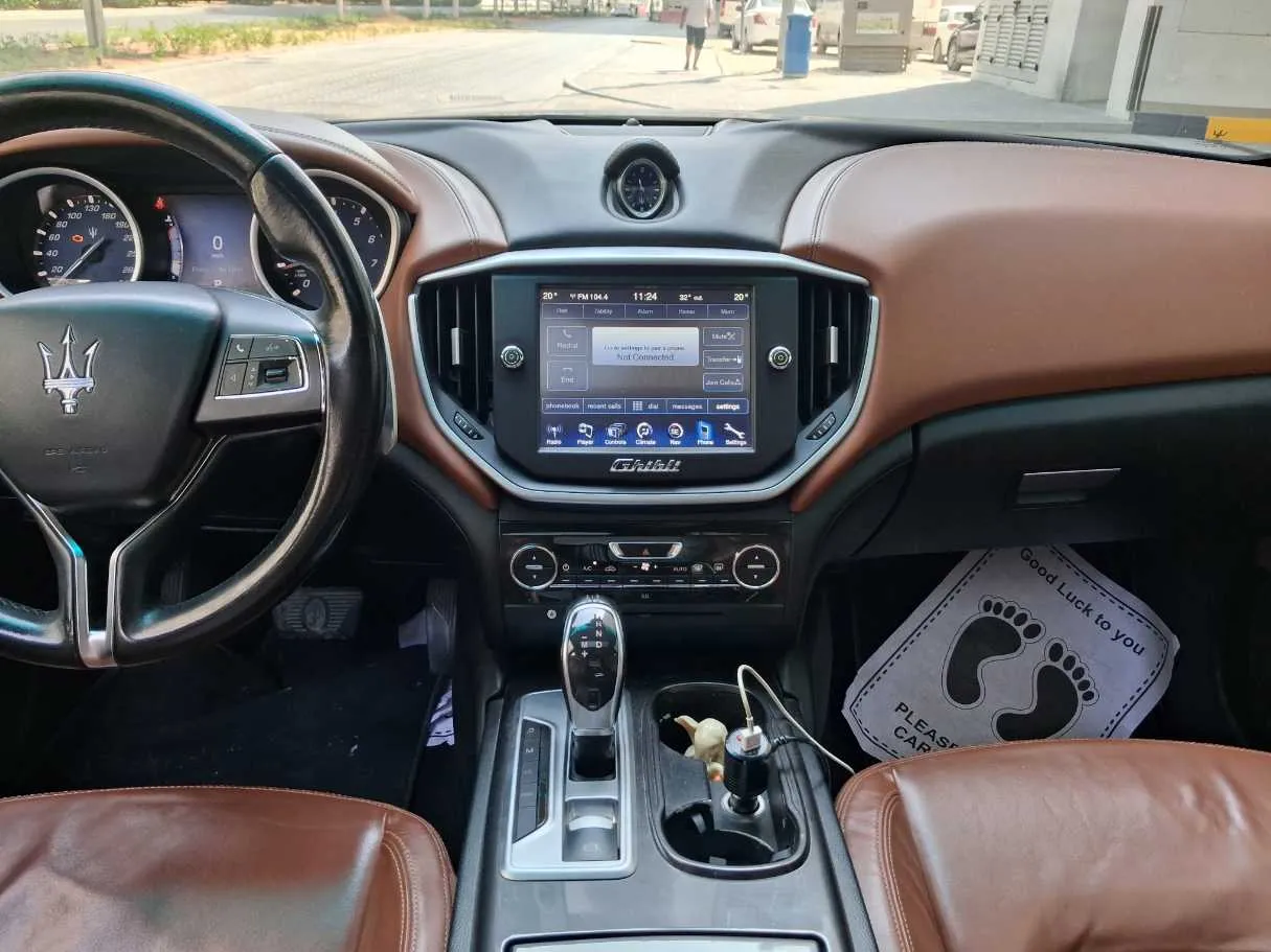 Car image 17