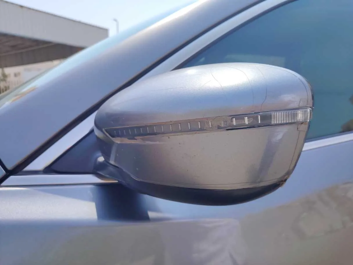 Car image 30