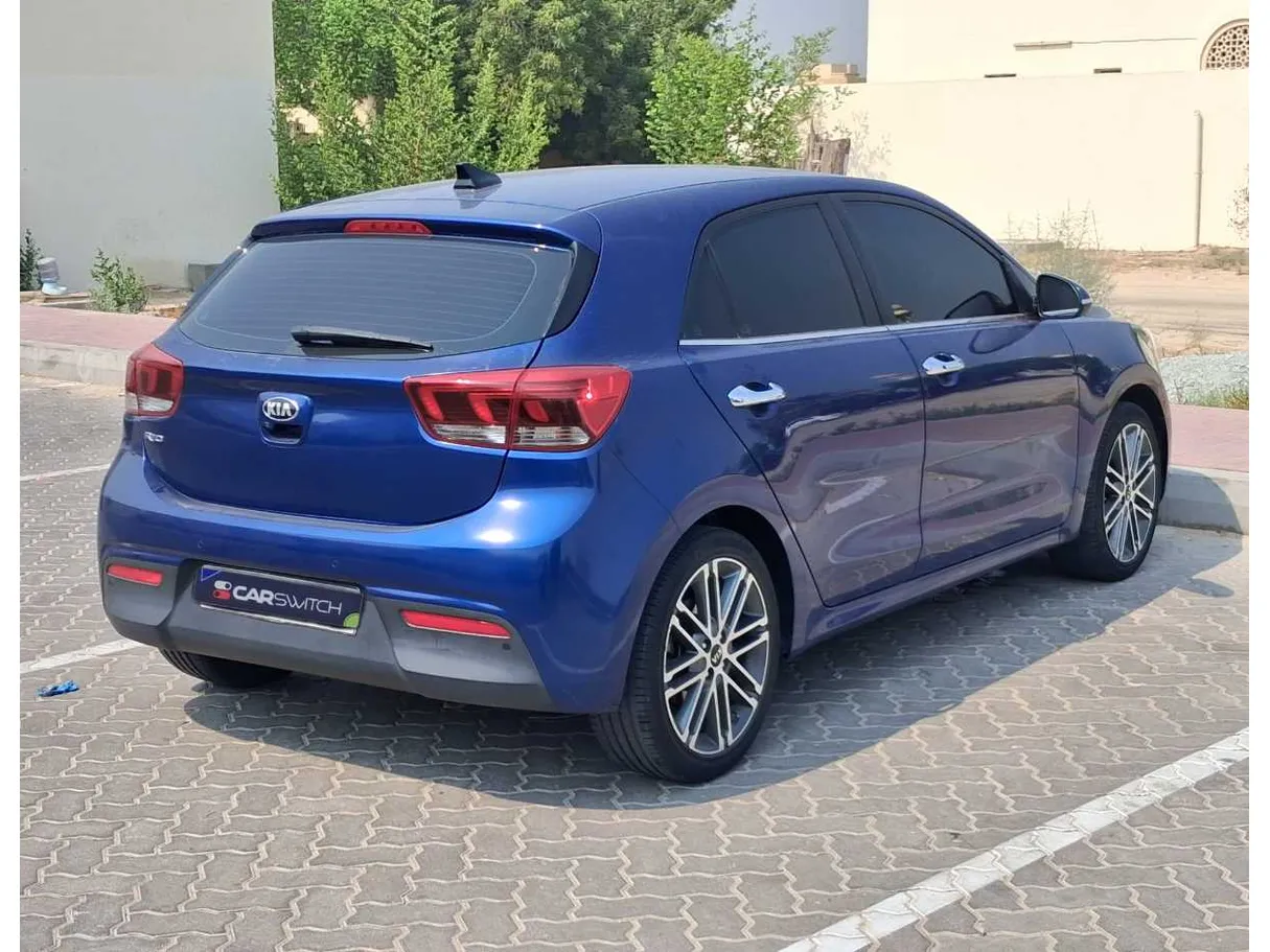 Car image 7