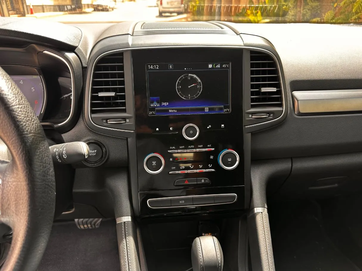 Car image 17