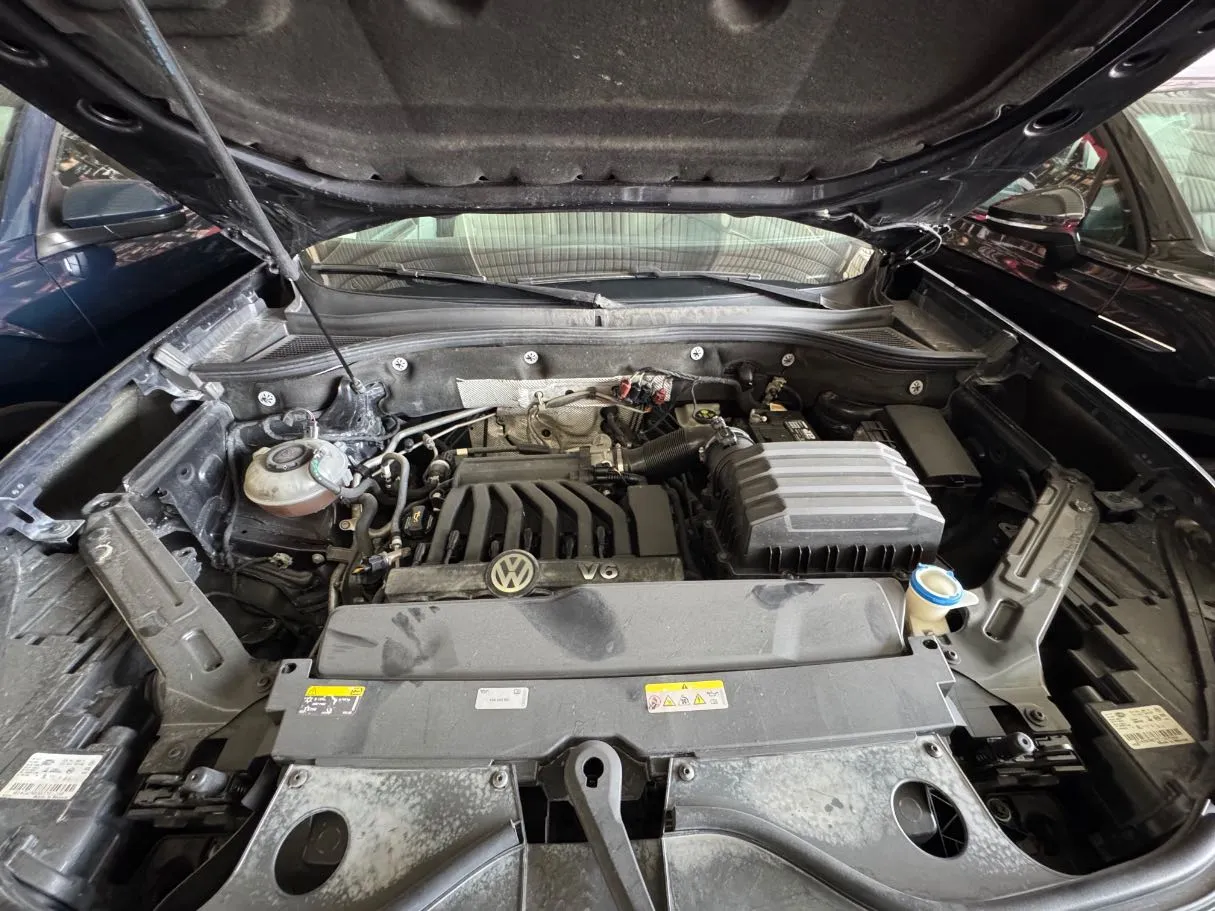 Car image 25