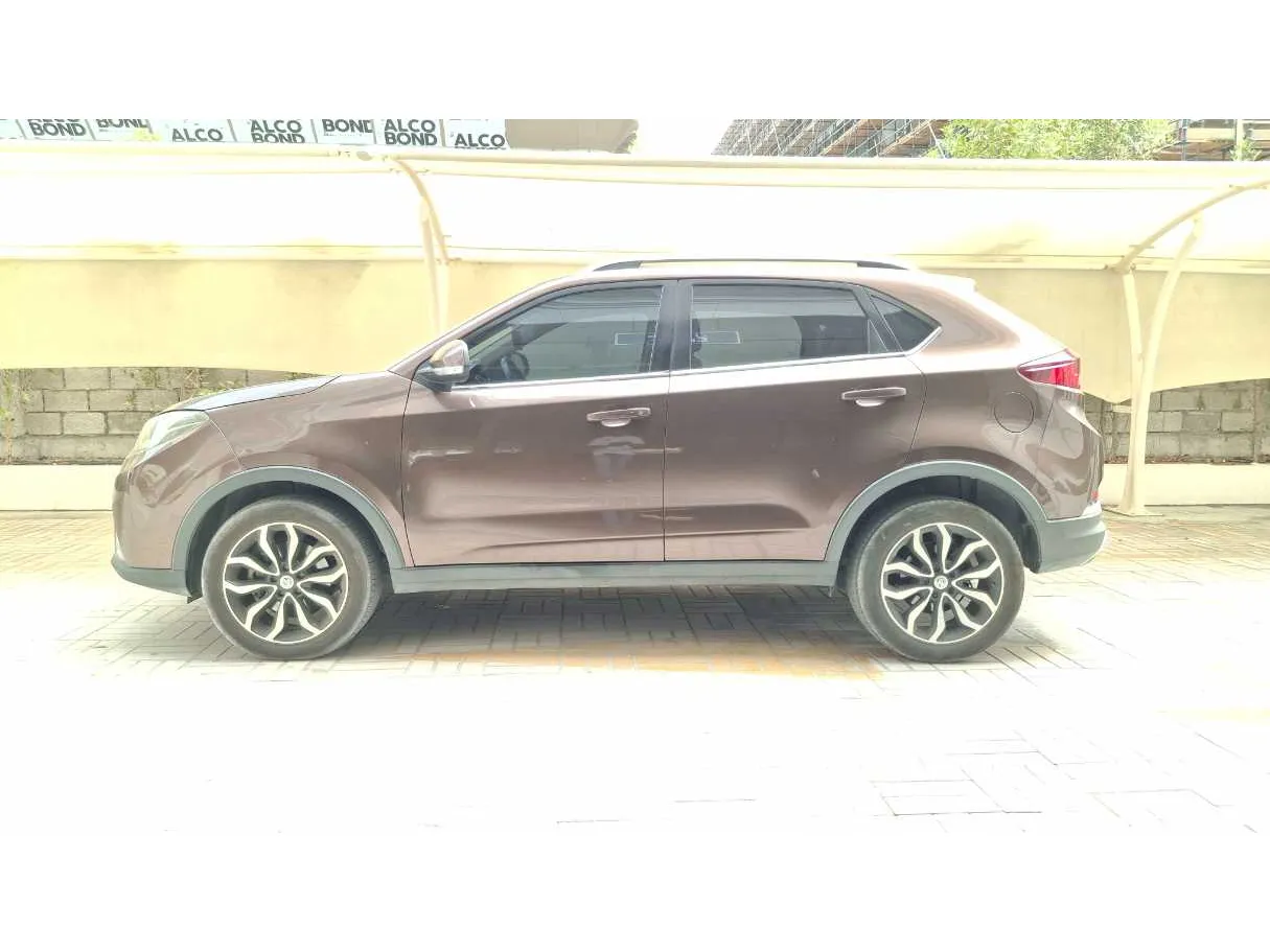 Car image 8