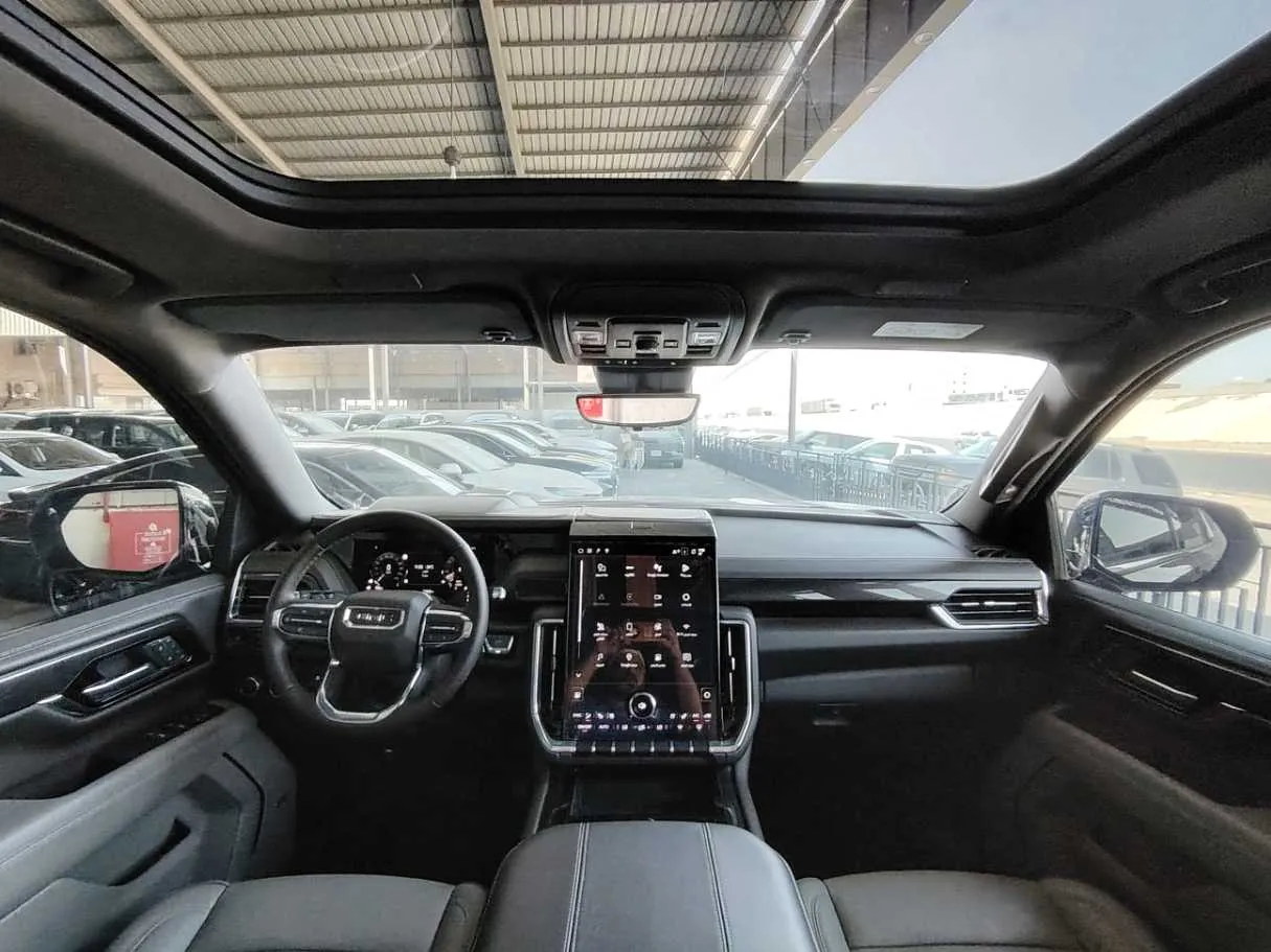 Car image 26