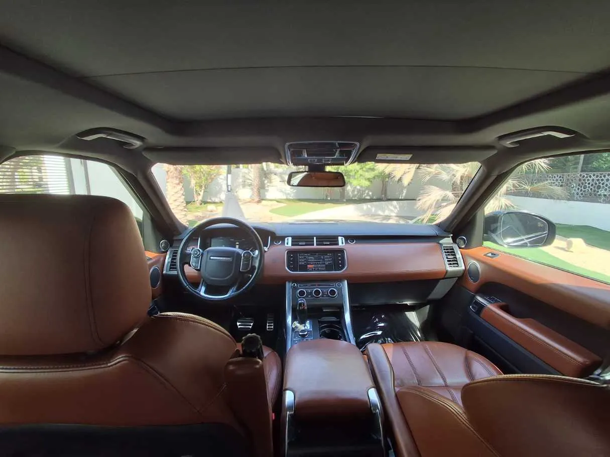 Car image 14