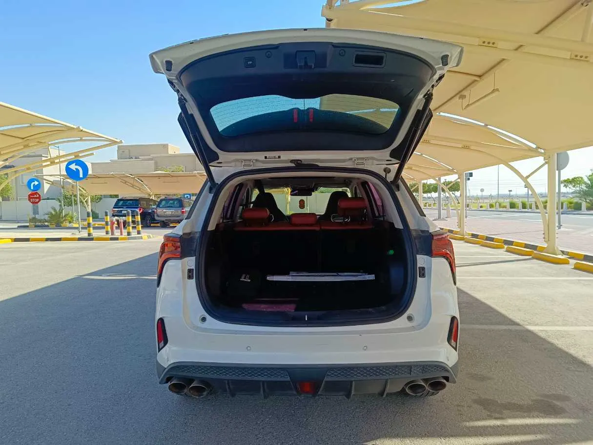 Car image 26