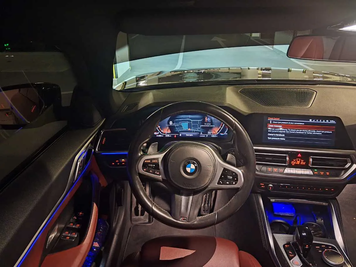 Car image 13
