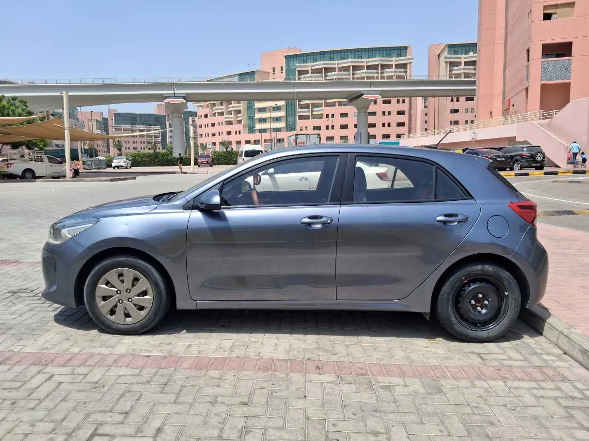 Car image 8