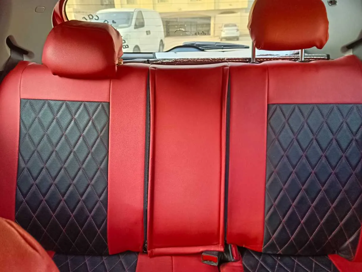 Car image 16