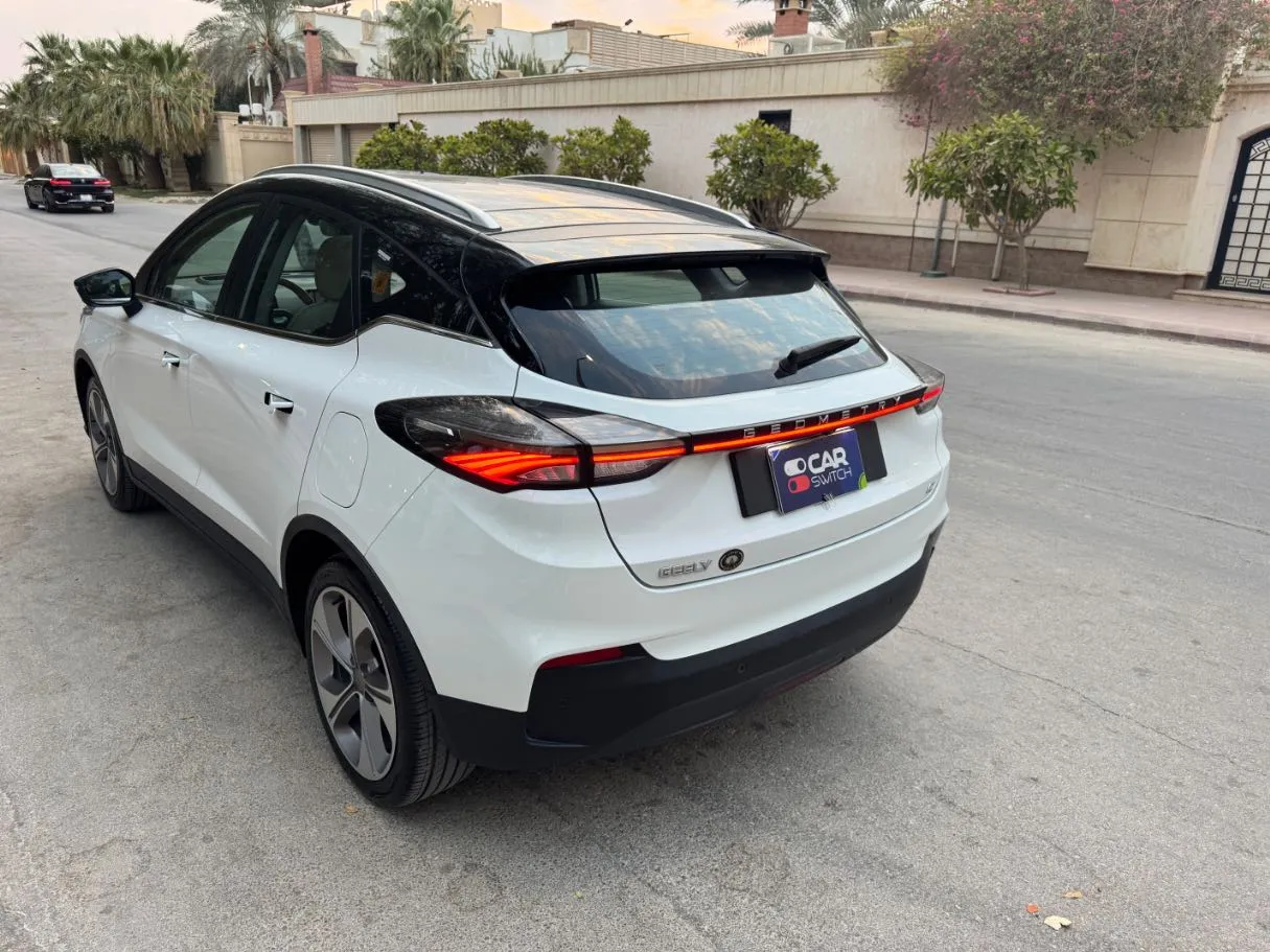 Car image 7