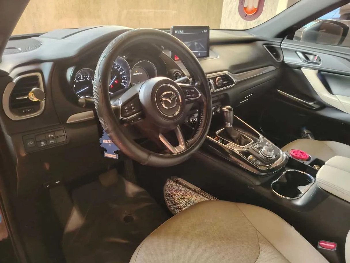 Car image 13