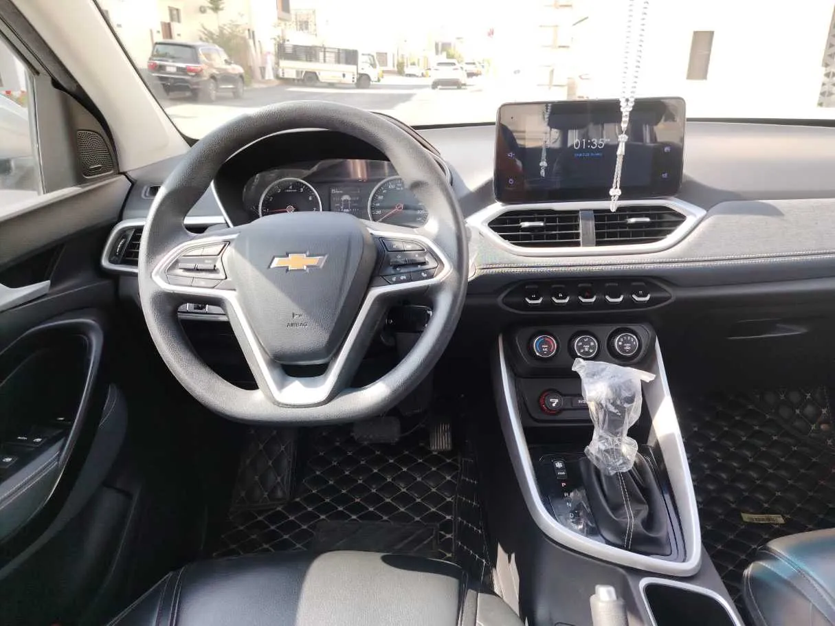 Car image 21