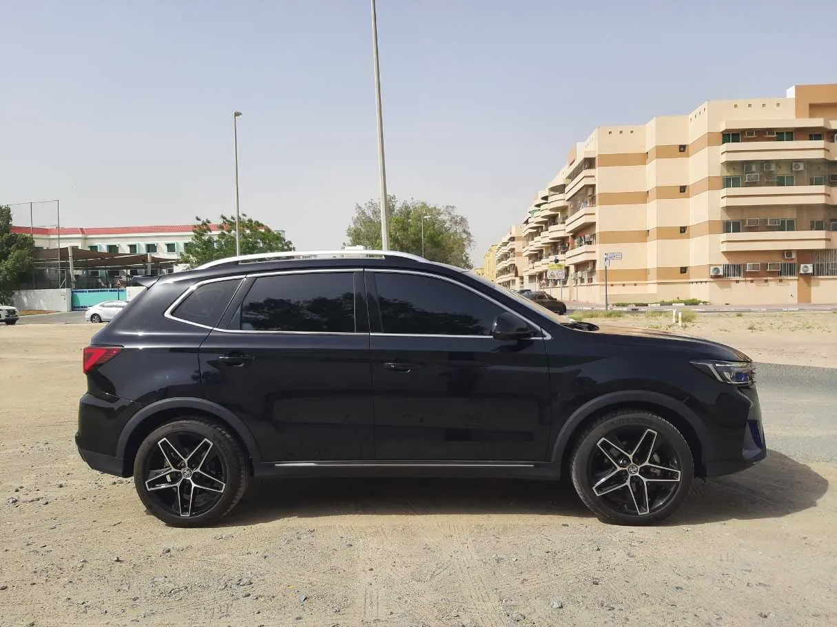 Car image 8