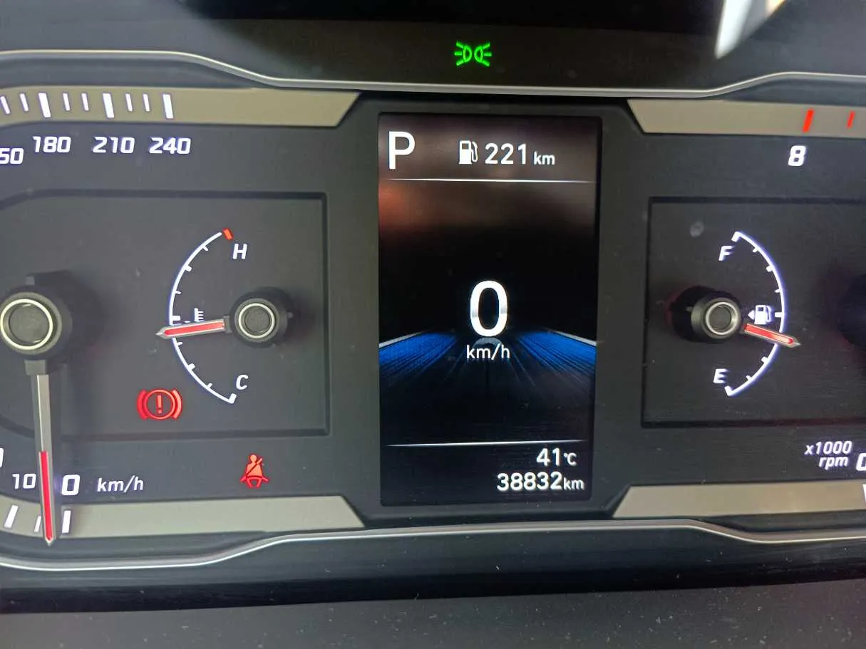 Car image 24