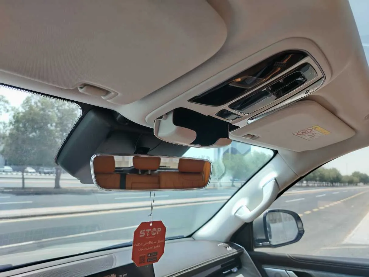 Car image 39